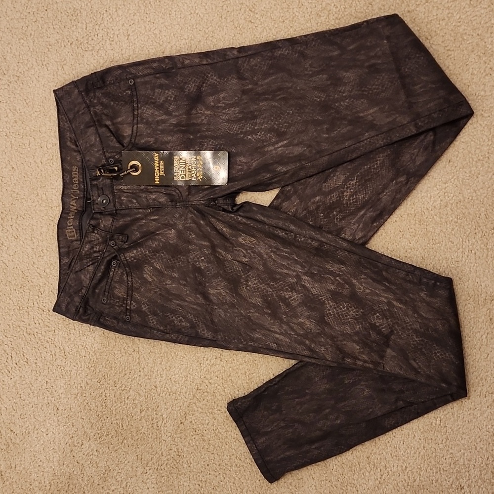 NWT Snakeskin print Highway Jeans size 9